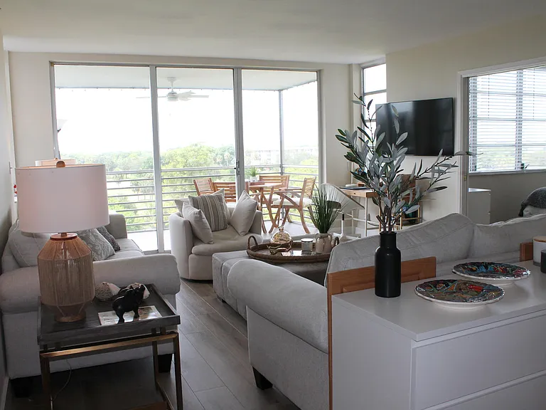 3520 Oaks Way #607 — Photo 11