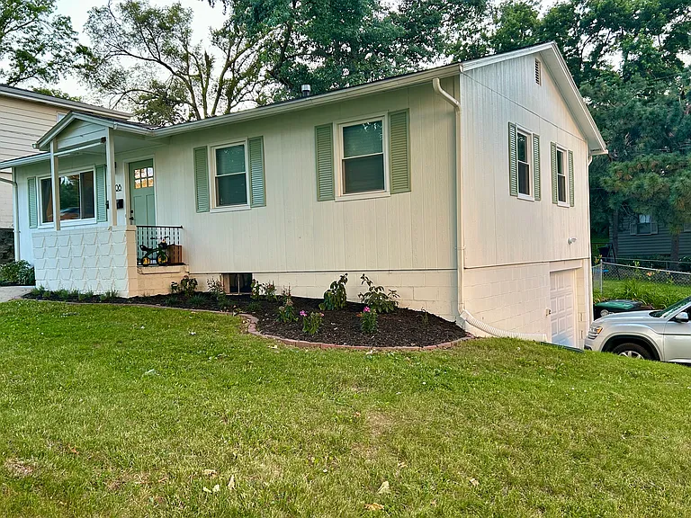 3608 Cornhusker Dr — Photo 2