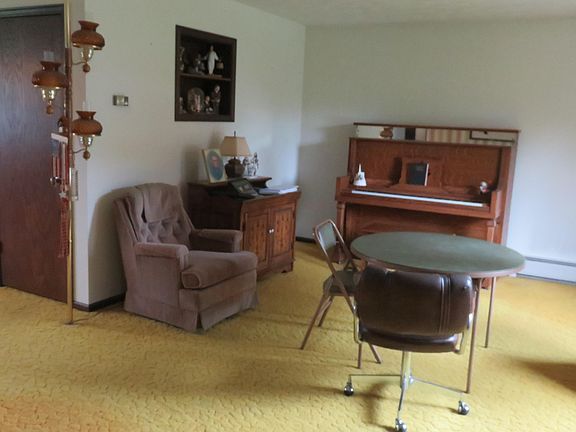 5th image of 2117 Holly Dr