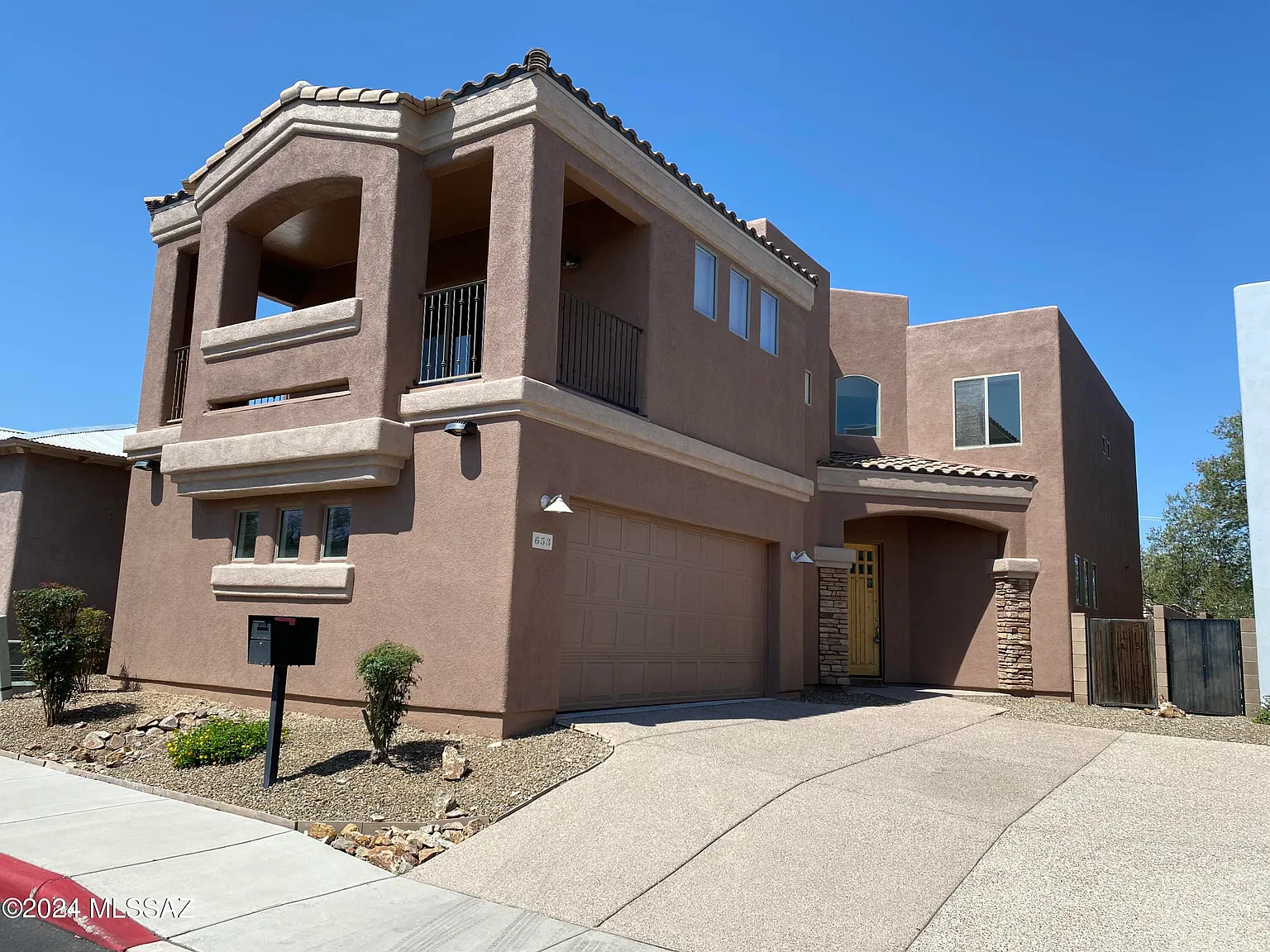 4 bed, 3.0 bath, 2210 sqft, $3,200 — Photo 1