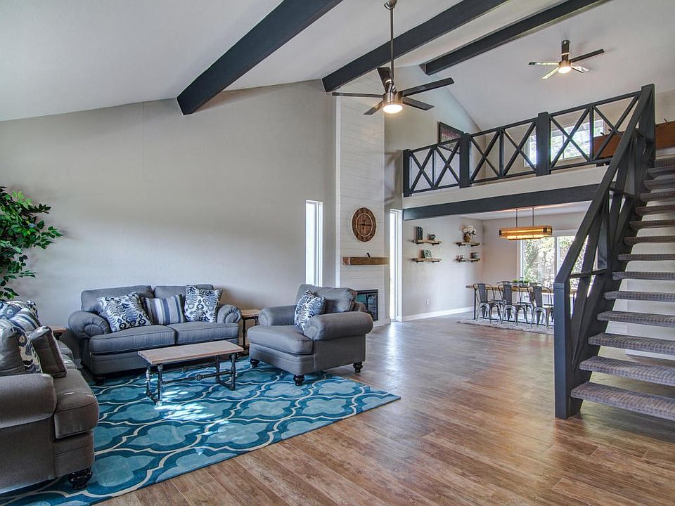Vaulted Ceilings for Spacious Feel