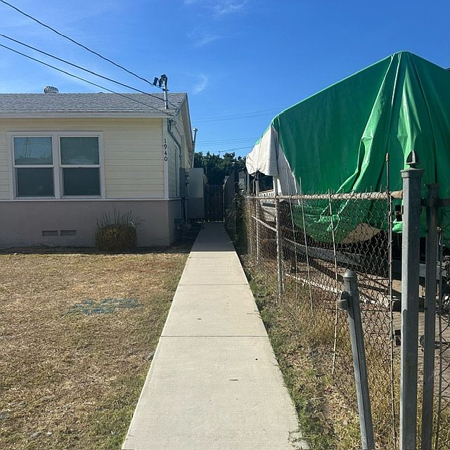 1st image of 1940 Englewood Dr