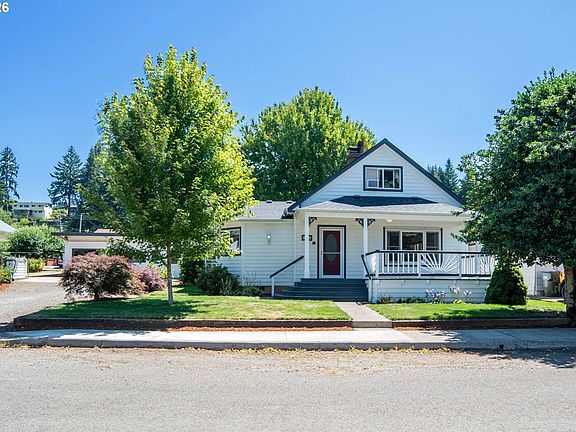 2nd image of 146 NE Currin St