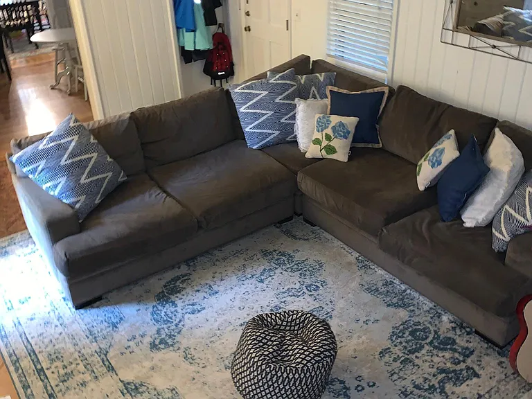 1360 Fama Dr NE — Photo 1