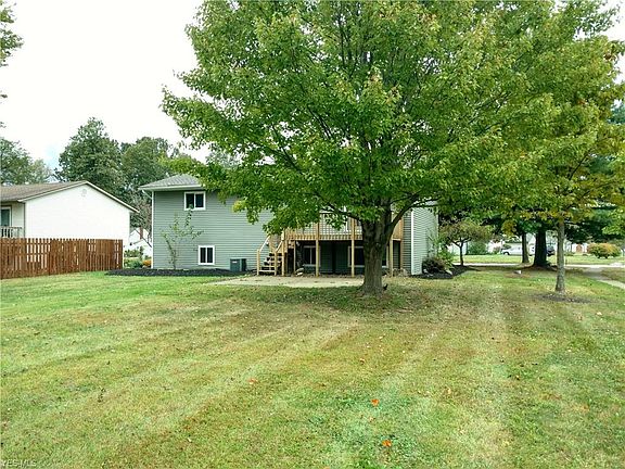 3rd image of 1692 Dorchester Dr