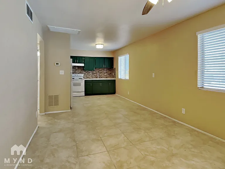 1702 E Cambridge Ave #2 — Photo 4