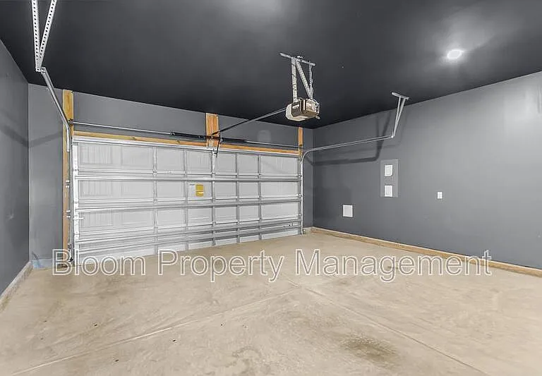502 Lake Ridge Blvd — Photo 42