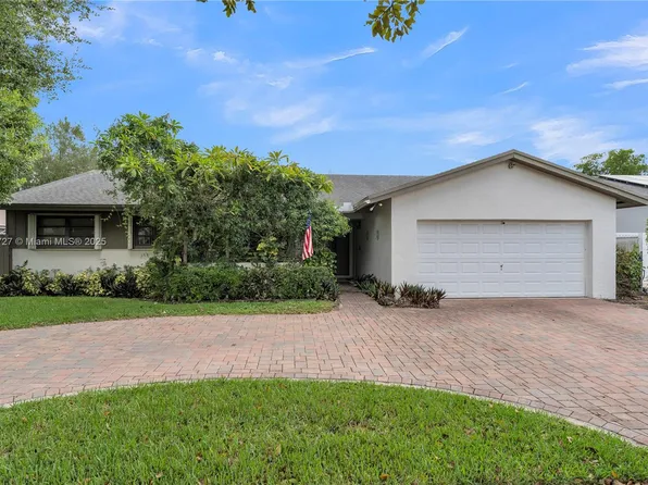 10511 SW 142nd Ct, Miami, FL 33186