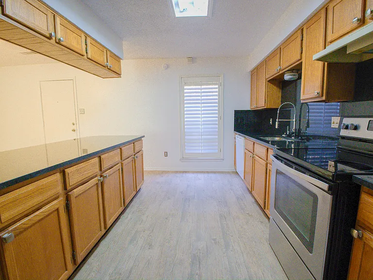 3634 Dexter Ave — Photo 21