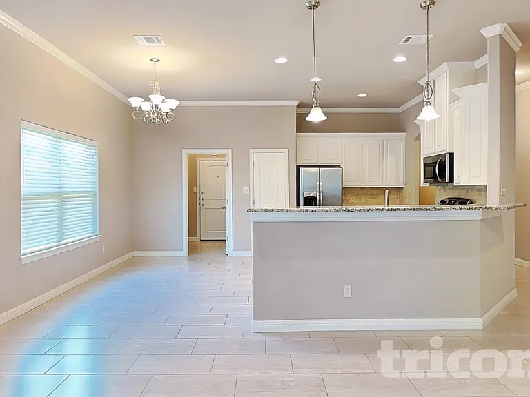 4406 Logan Cir — Photo 3