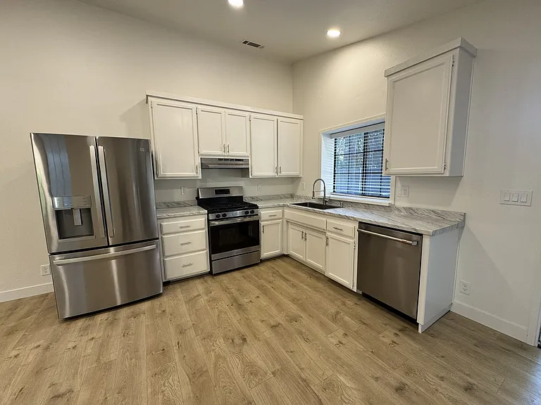 1515 Arcadian Ave — Photo 3