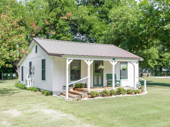 424 N Burleson Ave, De Leon, TX 76444