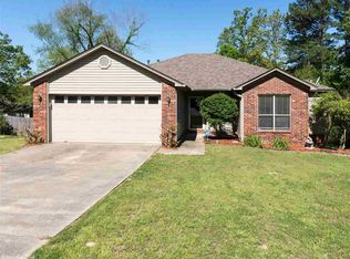 2807 Valley Forge Dr, Benton, AR 72015