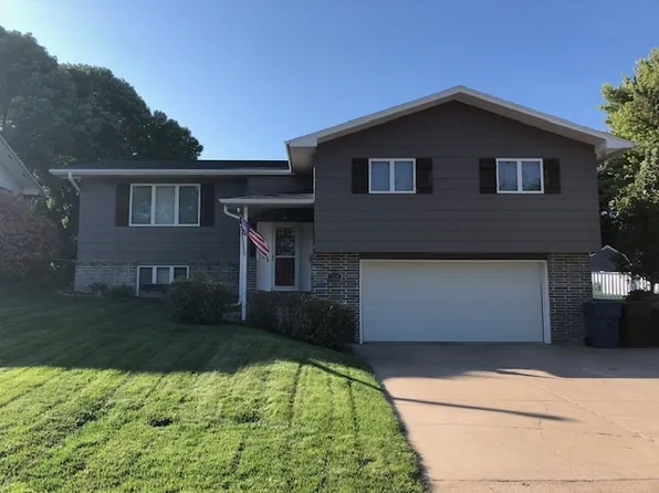 4200 Palamino Rd, Kearney, NE 68845
