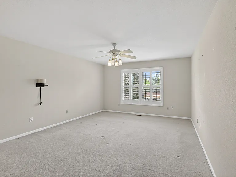 8970 Greenwich Ct — Photo 12