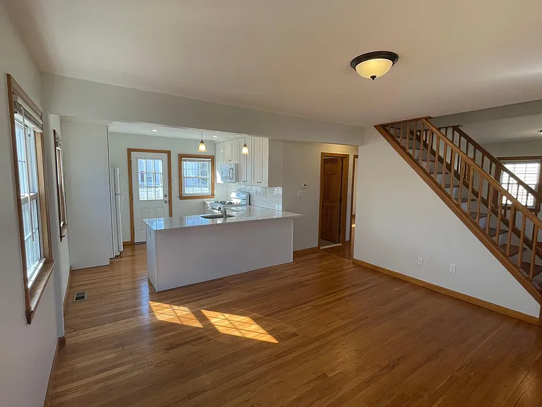280 Washington Ave — Photo 5