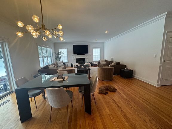 5th image of 221 Rivendell Ct