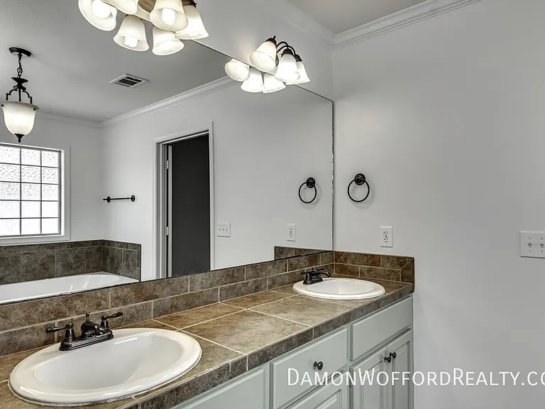 107 Emry Cv — Photo 96