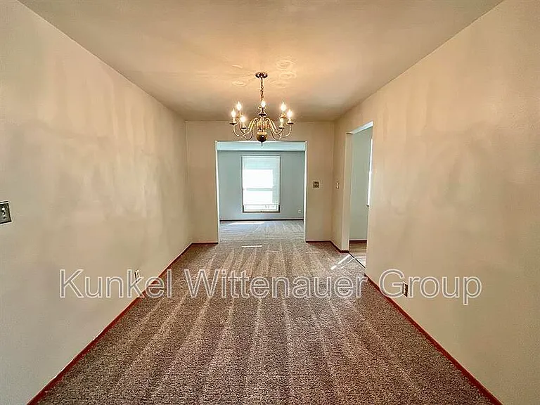 700 Saint Mary Dr — Photo 5