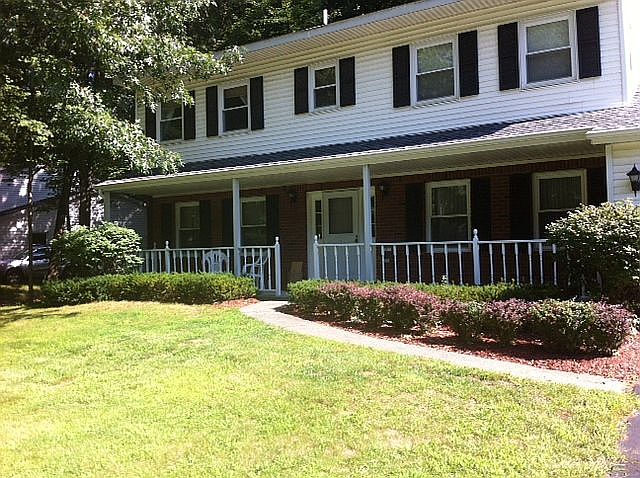 1st image of 7 Brookline Dr