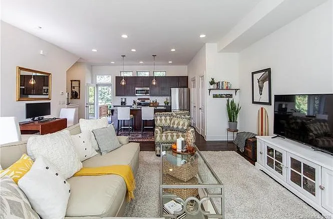 3315 Bessemer St — Photo 4