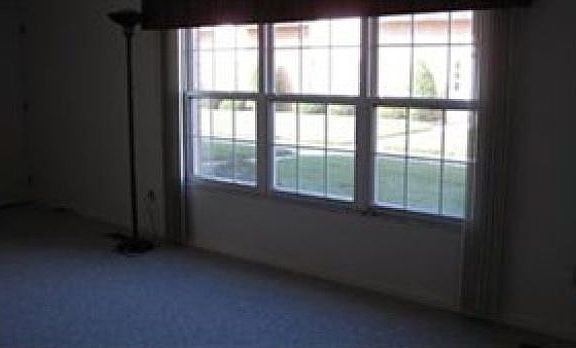 3rd image of 6933 N Parkway Dr #6933