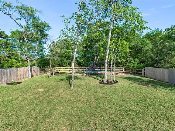 2nd image of 2907 Archer Dr