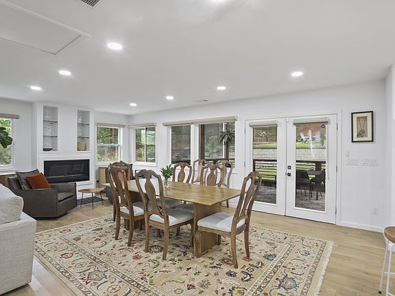 4th image of 1315 Normandy Dr NE