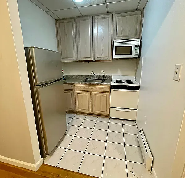 291 E 3rd St #1G — Photo 10