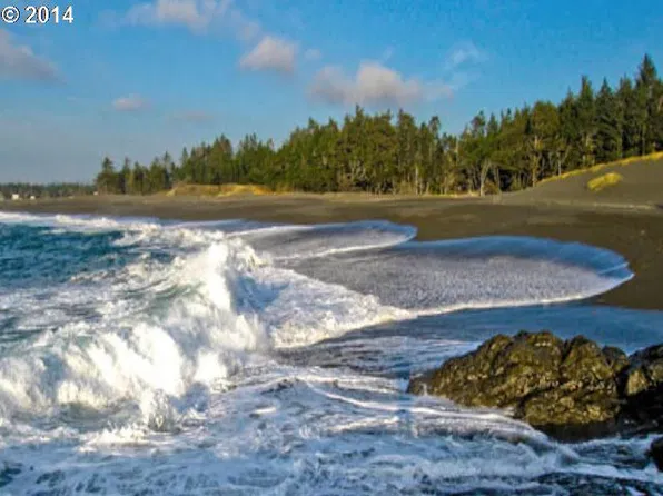 690 King St, Port Orford, OR 97465