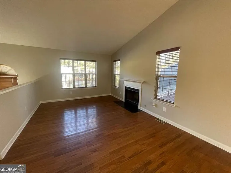 3015 Cascade Manor Dr — Photo 4