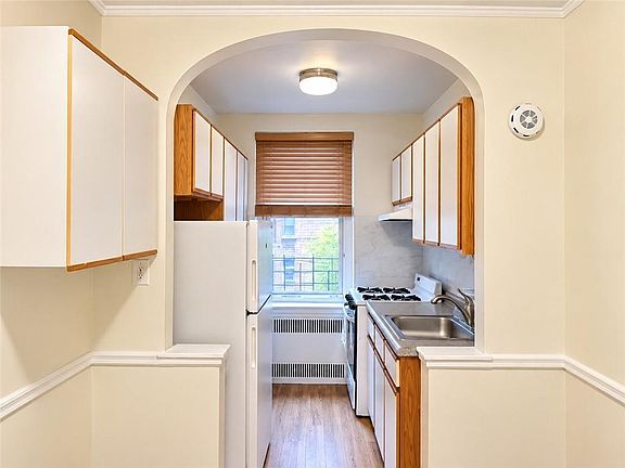 5th image of 1900 Quentin Rd APT A15