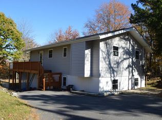 371 Clearview Dr, Long Pond, PA 18334
