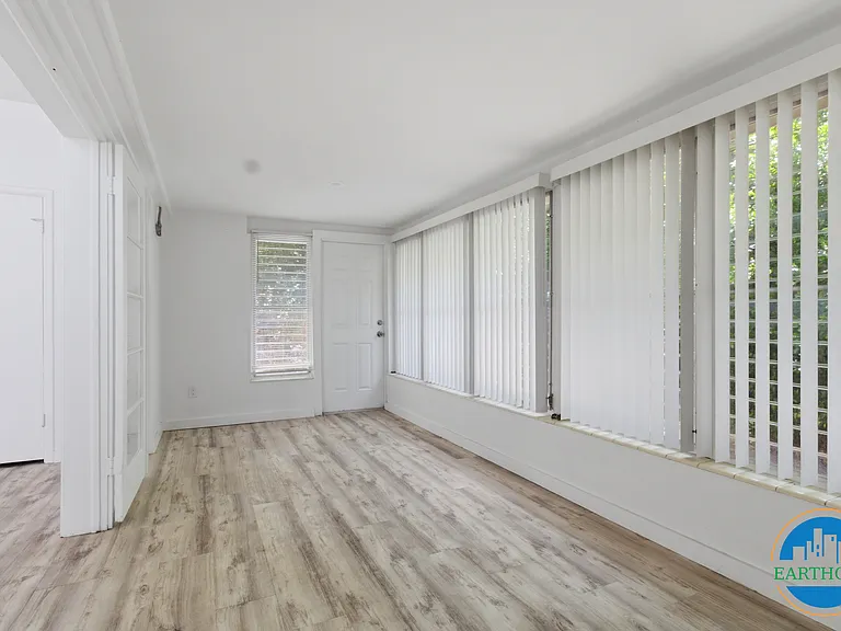 6366 Hampton Dr N — Photo 10