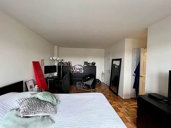 3rd image of 1360 Ocean Pkwy APT 6H