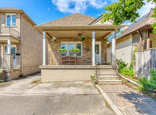66 29th St, Toronto, ON M8W 3B2