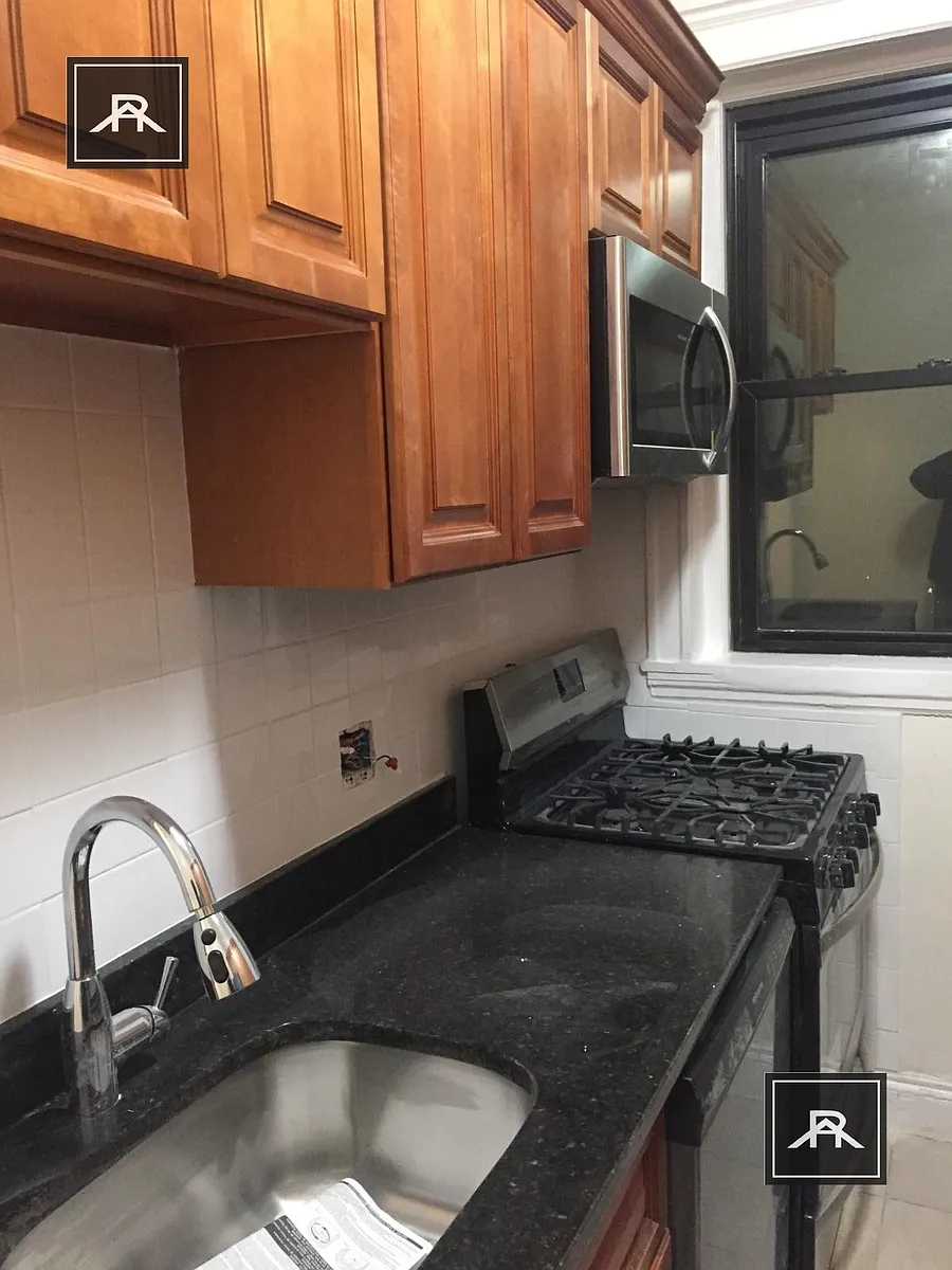 Building Photo - 41 Glenville Ave #4