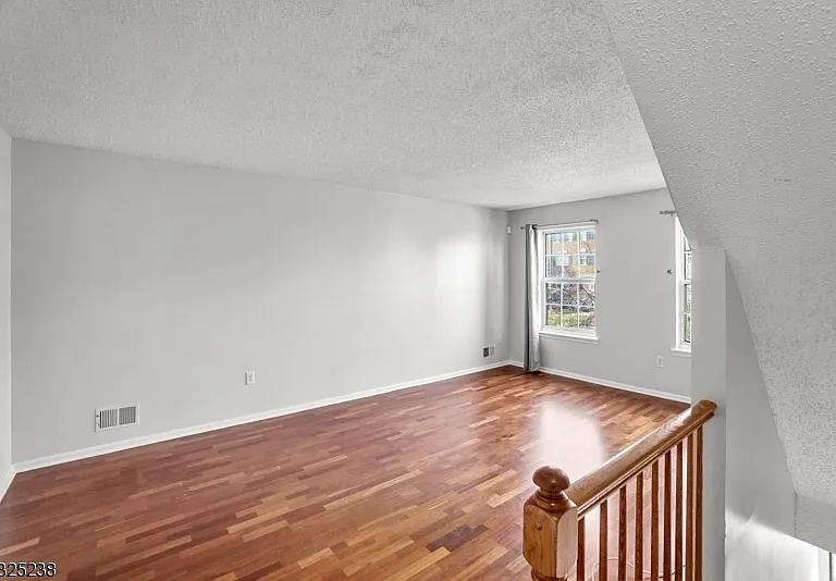 100 Callahan Ct — Photo 7