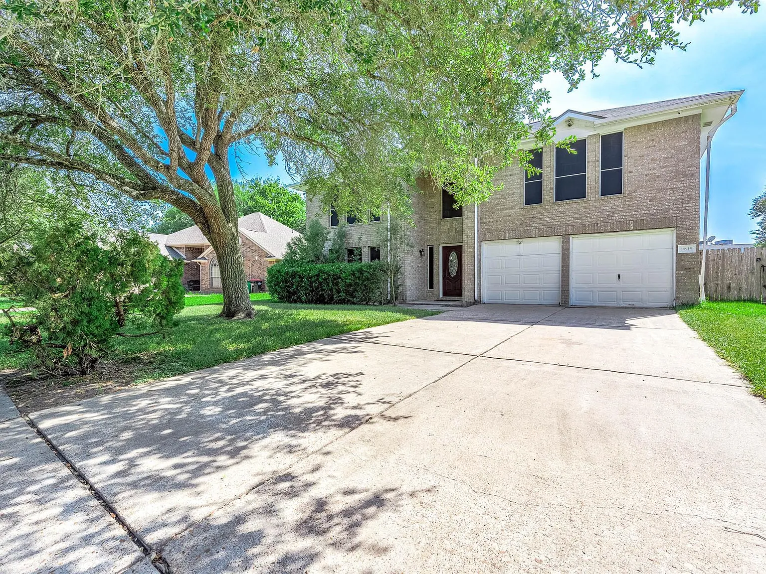 4 bed, 2.5 bath, 2635 sqft, $3,200 — Photo 3
