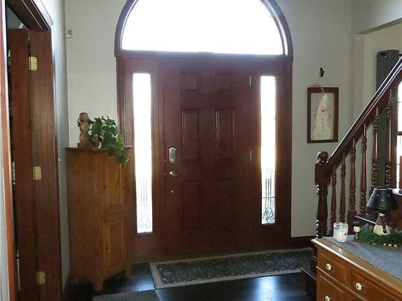 3rd image of 10160 Lochard Rd