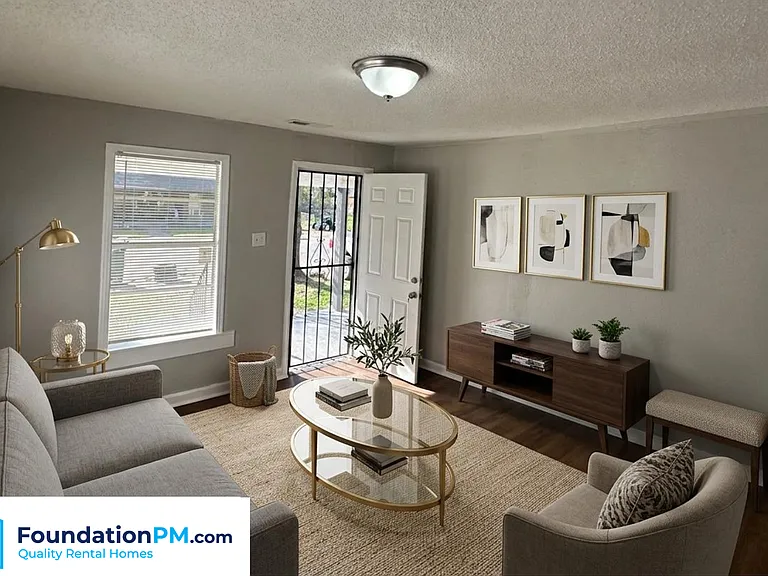 1596 Barton St — Photo 7