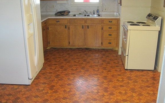3rd image of 4211 Winchester Ave