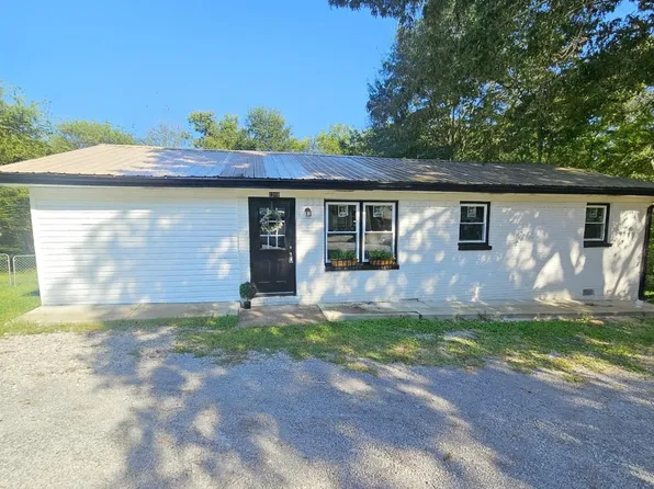 1318 Hayes Ave NW, Russellville, AL 35653