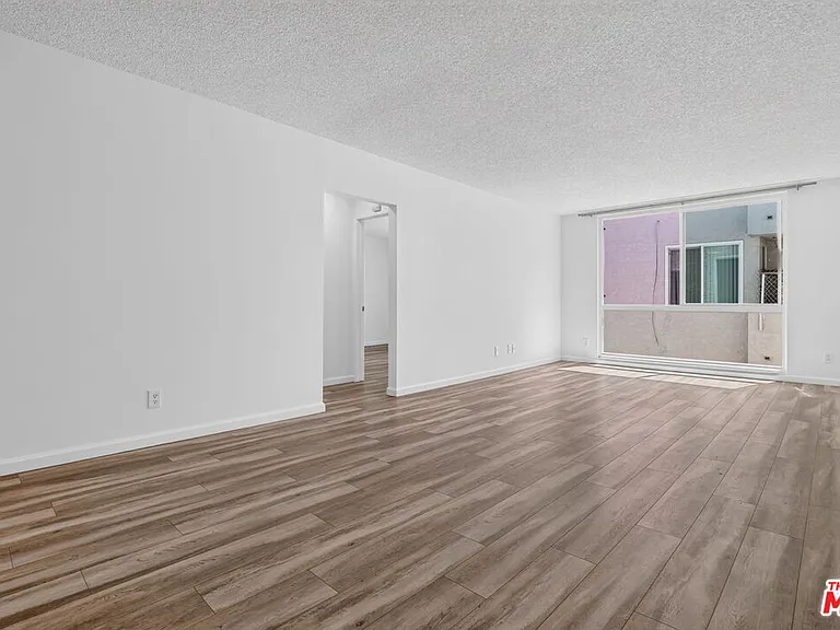 311 Montana Ave #302 — Photo 13
