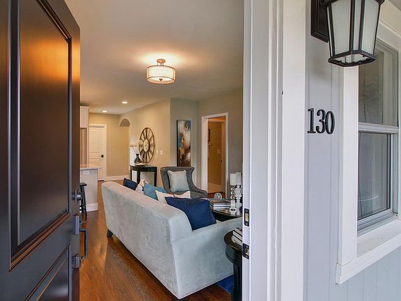 3rd image of 130 Tivoli Way