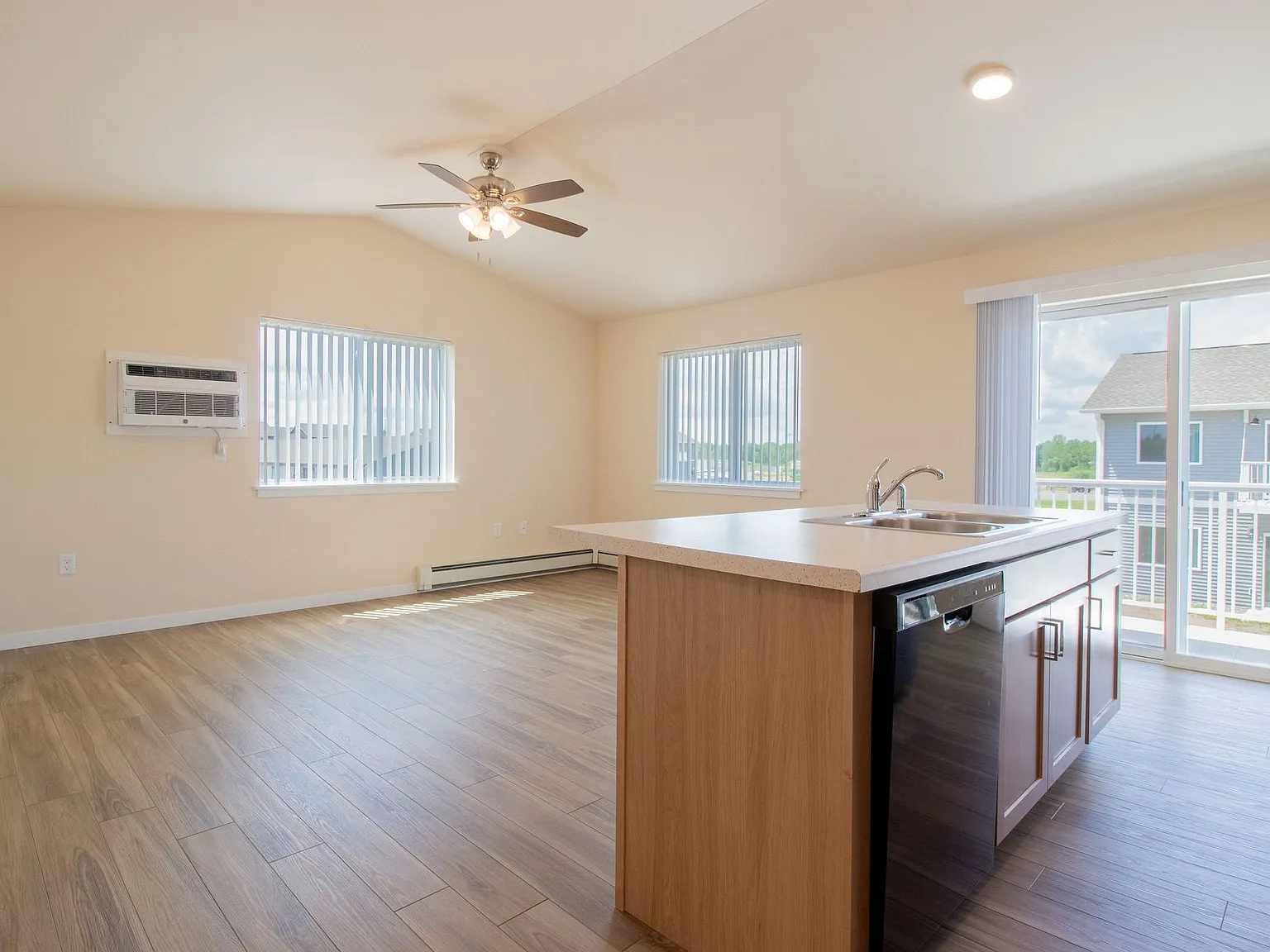 SCS Eau Claire Apartment Community — Photo 4