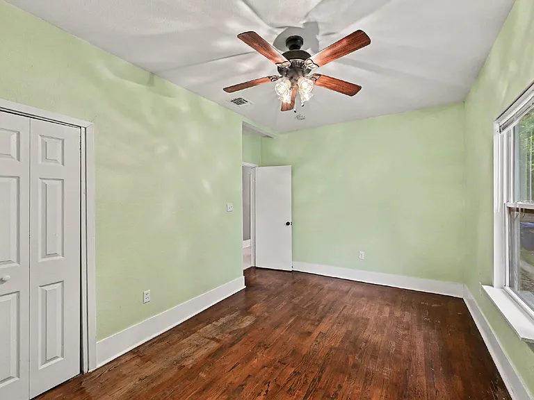 130 Groveland Pl — Photo 11