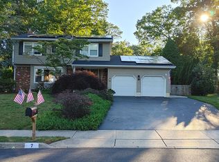 7 Razorback Dr, Hamilton, NJ 08619