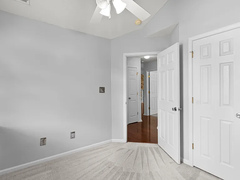 530 Sunpointe Dr — Photo 31