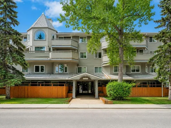 1720 W 13th St SW #203, Calgary, AB T2T 3P4